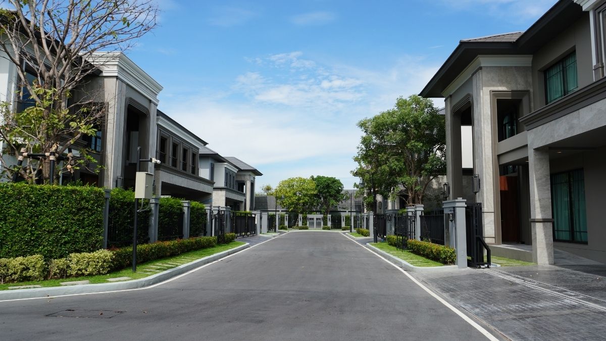 บ้านหรู 100 ล้าน ทำเลและโครงสร้างพื้นฐานระดับลักชัวรี